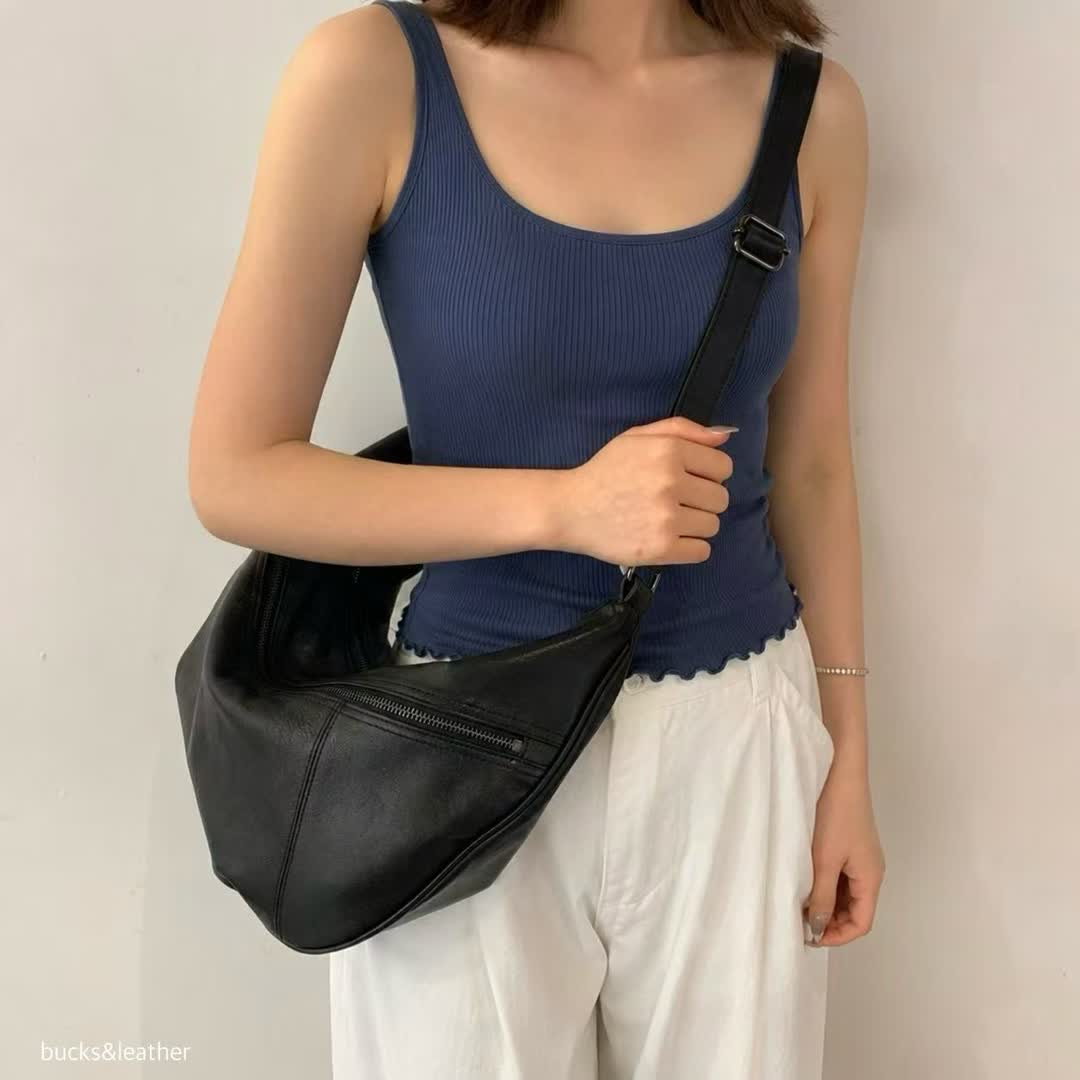 正韓包包：哪款斜背包，男女生都搶著背？ - 商品圖片 3
