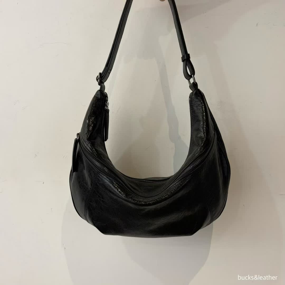 正韓包包：哪款斜背包，男女生都搶著背？ - 商品圖片 7