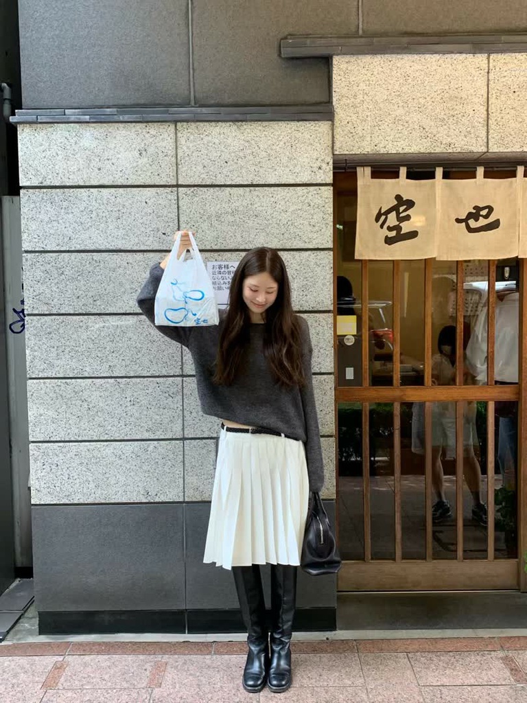 OU家白色百褶中長裙